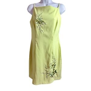 Vintage CDC Petites Floral Chartreuse Green Embroidered Sheath Mini Dress SZ 8